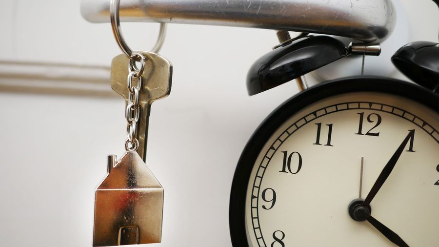 Here's how long you should expect to wait for a locksmith